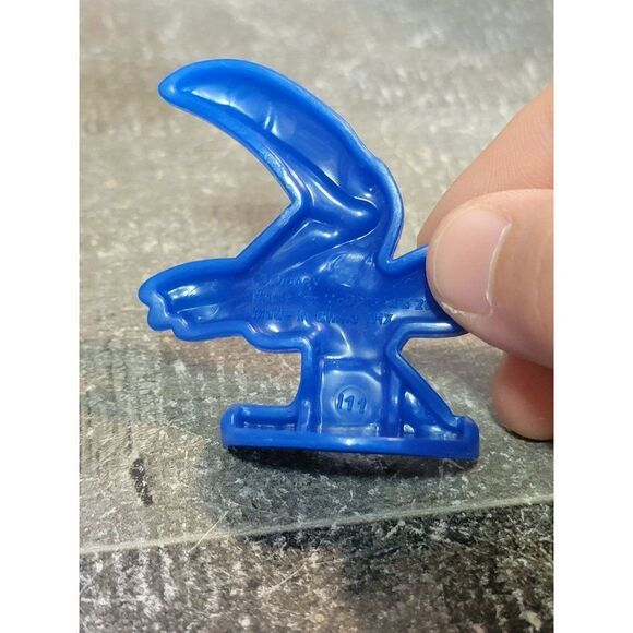 McDonald's 2021 Disney blue bird parrot toy figure - Picture 4 of 4